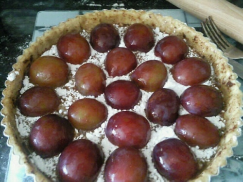 plums in tart